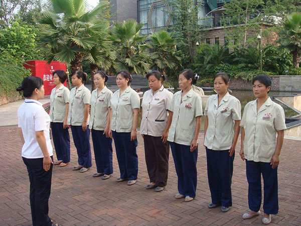 小區(qū)保潔托管